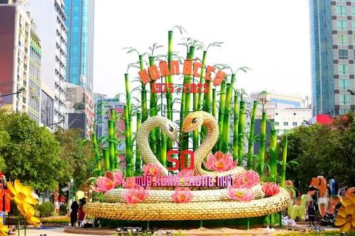 Kéo dài thời gian trưng bày linh vật trên đường Nguyễn Huệ đến ngày 9-3