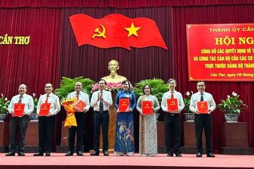 Cần Thơ công bố các quyết định về tổ chức bộ máy
