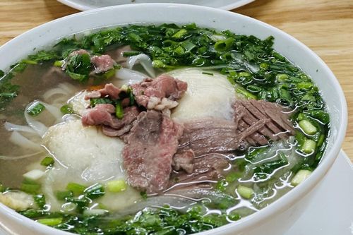 Điều gì xảy ra với cơ thể khi bạn ăn phở bò hằng ngày?