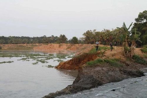 Thanh Hóa khẩn trương khắc phục sự cố vỡ 40m bờ kênh sông Mơ