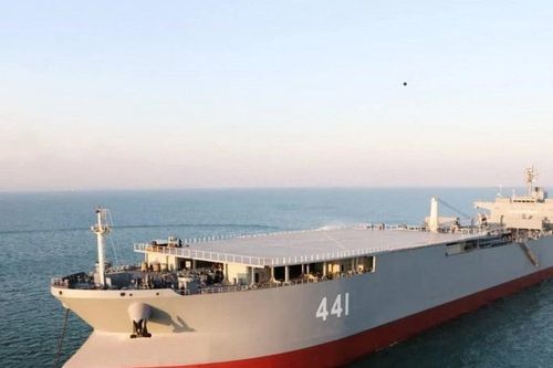 Iran tiếp nhận tàu đầu tiên có khả năng triển khai UAV cỡ lớn và trực thăng