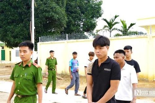 Khởi tố nhóm côn đồ mang hung khí, 'gặp ai chém đó' trên đường phố