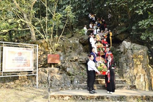 Đặc sắc lễ hội Động Tiên giữa núi rừng Tuyên Quang