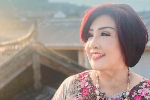NSND Lệ Thủy: 'Cô đào ngoại hạng' của sân khấu cải lương, U80 vẫn đắt show
