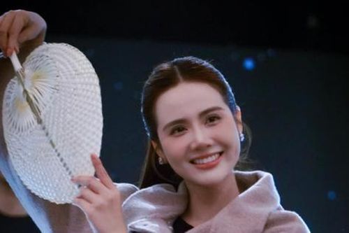 Huyền Lizzie tận hưởng cuộc sống sang chảnh chuẩn 'phú bà'
