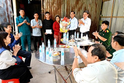 Hỗ trợ nhà cho thanh niên Tri Tôn trúng tuyển nghĩa vụ quân sự