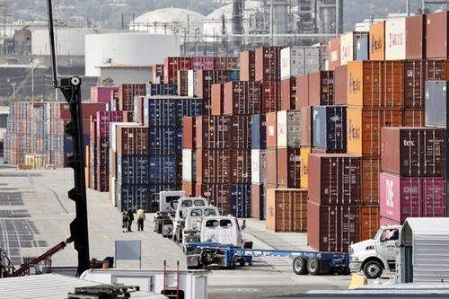 Thâm hụt thương mại của Mỹ tăng mạnh cuối năm 2024