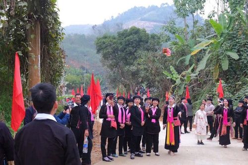 Nét đẹp văn hóa trong Hội 'Hát qua làng' tại xã Bản Phiệt