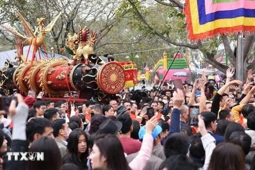 Trên mỗi bước chân người