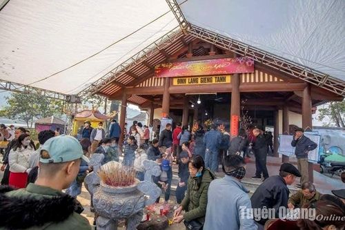 Độc đáo nghi lễ mở cửa đình của đồng bào dân tộc