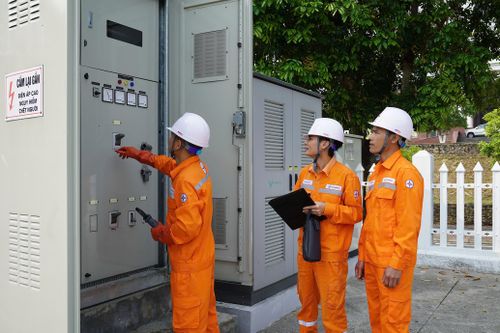 Công ty Điện lực Lai Châu đảm bảo cấp điện phục vụ lễ hội đầu Xuân 2025
