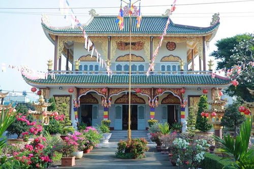 Đầu năm chiêm bái ngôi cổ tự trên 300 tuổi tại TP.HCM
