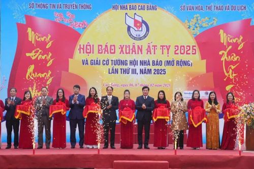 Cao Bằng: Khai mạc Hội báo Xuân Ất Tỵ 2025