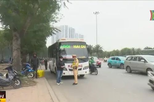 Xử phạt ô tô dừng, đỗ, đón trả khách sai quy định