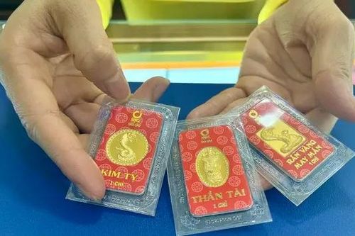 Khan vàng 9999 dịp vía Thần Tài