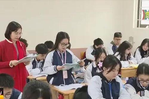 Học sinh Hà Nội tập trung cho kỳ thi tốt nghiệp THPT