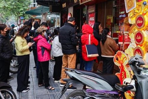 Vàng 'phi mã' từng ngày, chuyên gia cảnh báo người mua dịp vía thần Tài