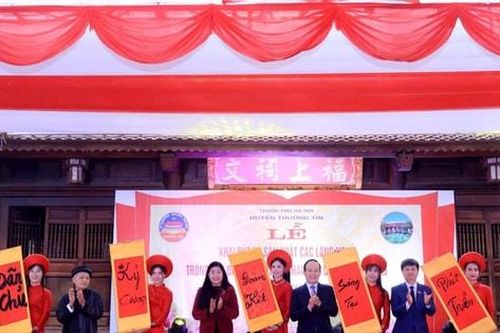 Lãnh đạo TP Hà Nội dự lễ khai bút và sản xuất các làng nghề Thường Tín