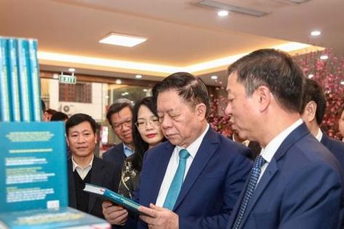 Trưởng ban Tuyên giáo và Dân vận Trung ương Nguyễn Trọng Nghĩa:Đề nghị xuất bản nhiều bộ sách có giá trị cốt lõi về đường lối đổi mới của Đảng