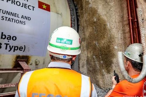 Hơn 150 công nhân, kỹ sư vận hành 2 'quái vật' khoan hầm đường sắt Nhổn - ga Hà Nội