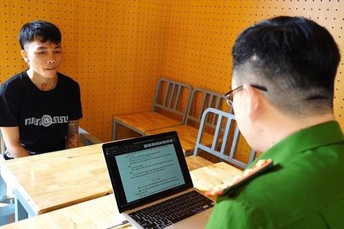 Bắt giữ nhóm thanh thiếu niên cầm dao chạy xe trên quốc lộ vô cớ chém người đi đường