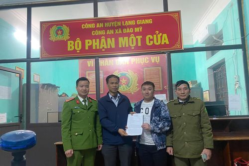 Hỗ trợ một công dân nhận lại hơn 740 triệu đồng do chuyển nhầm