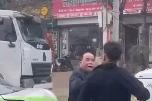 Hành vi côn đồ sau va chạm giao thông: Cần nghiêm trị