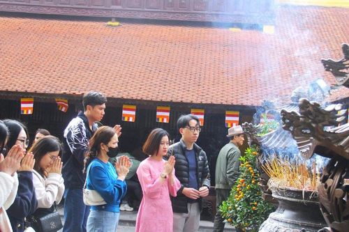 Nét đẹp văn hóa lễ chùa đầu năm