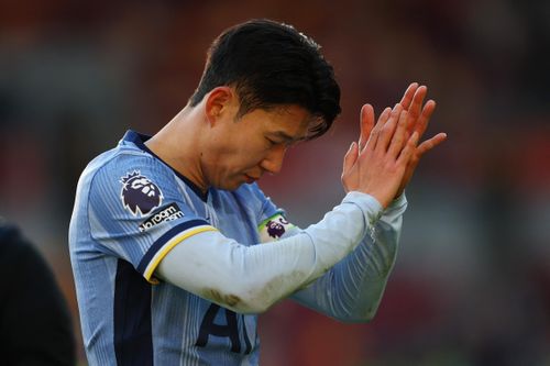 Son Heung-min bị chỉ trích