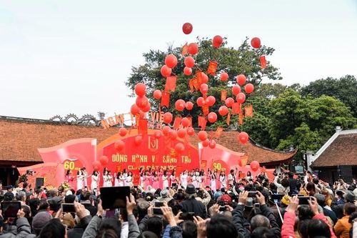 Ngày thơ Việt Nam 2025: 'Tổ quốc bay lên'