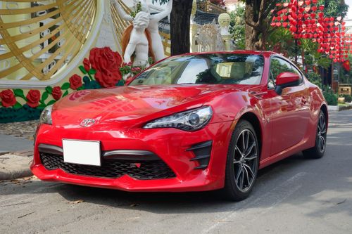 Cận cảnh Toyota 86 mới tậu của doanh nhân Nguyễn Quốc Cường