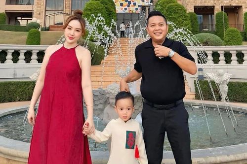 Bảo Thy và chồng doanh nhân du lịch Thái Lan