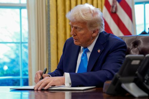 Tòa án Hình sự Quốc tế phản pháo sắc lệnh trừng phạt của ông Trump