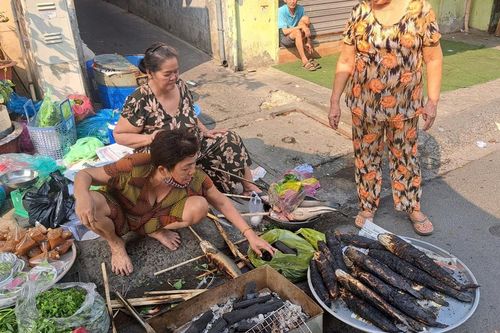 Cá lóc nướng trui...ngày vía Thần Tài