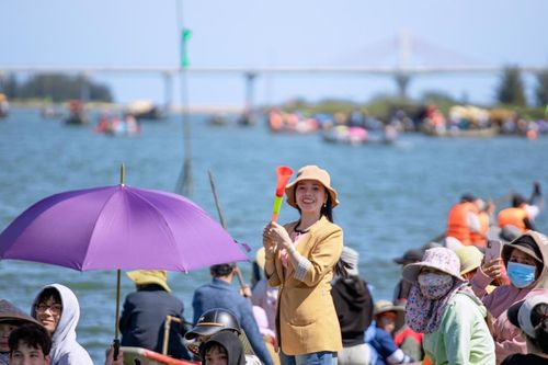 Rộn ràng lễ hội đầu năm ở các làng biển Quảng Ngãi