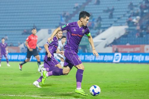 Vua phá lưới V-League 2024/25: 'Cuộc chiến' của Tiến Linh