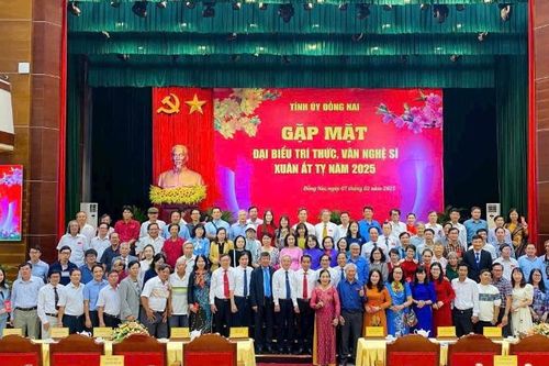 Lãnh đạo tỉnh Đồng Nai gặp mặt đại diện trí thức, văn nghệ sĩ tiêu biểu Xuân Ất Tỵ