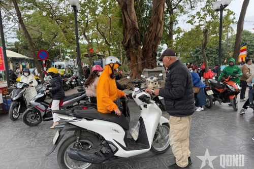Kiểm soát giá vé gửi xe tại đền, chùa dịp đầu năm