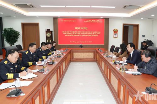 Đoàn công tác Ủy ban Trung ương MTTQ Việt Nam làm việc với Quân chủng Hải quân