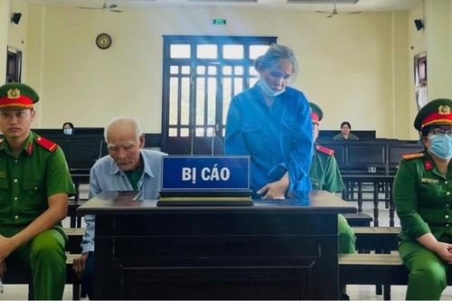 Cha bị án treo do nhận tội giết người thay con gái