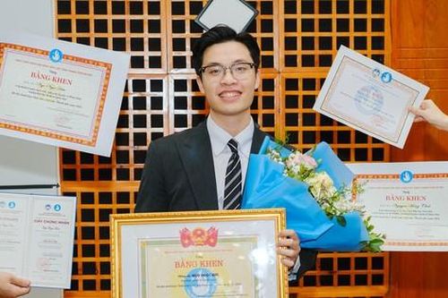 Từ Quán quân Nghiên cứu khoa học đến 'Sinh viên 5 tốt' cấp Trung ương