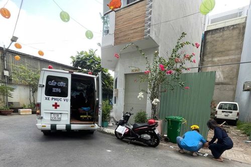 Xác định 2 học sinh bỏ thi thể trẻ sơ sinh ở bãi đất trống