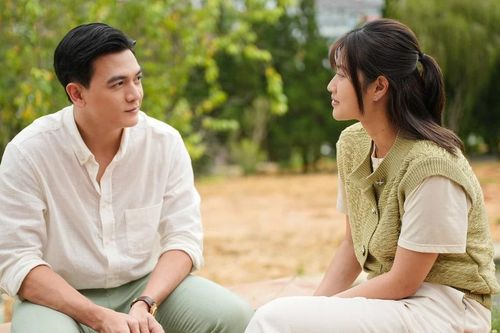 Cán mốc trăm tỷ, Nụ hôn bạc tỷ 'vượt mặt' phim Trấn Thành