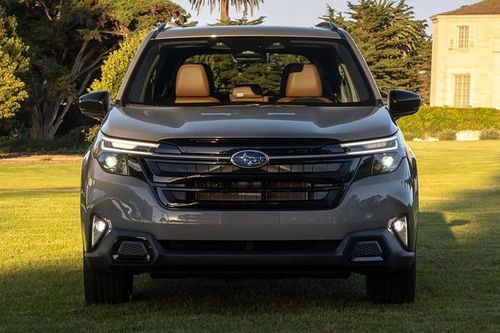 Subaru Forester Hybrid từ 920 triệu đồng, 'ăn xăng' 6,7 lít/100 km