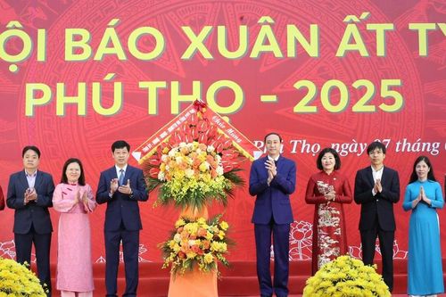 Phú Thọ khai mạc Hội báo Xuân Ất Tỵ 2025
