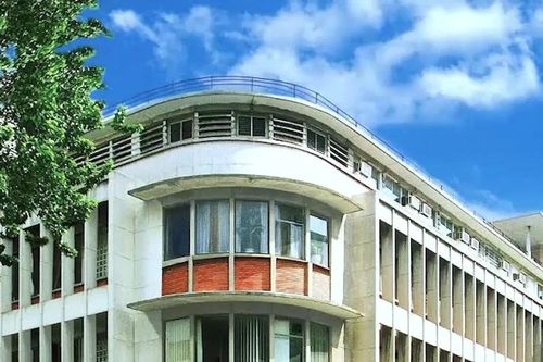 Trường Đại học Ngân hàng TPHCM cho thuê tài sản không qua đấu giá