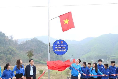 Bồi đắp niềm tin yêu và sự gắn bó của thanh niên với Đảng