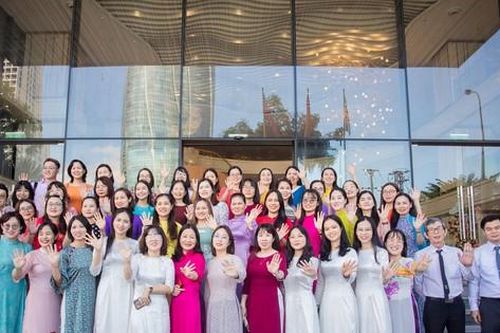 Khối ngành Ngôn ngữ & Xã hội Nhân văn DTU với nhiều thí sinh điểm cao và giải thưởng sinh viên