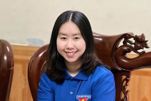Nữ đoàn viên tình nguyện nhập ngũ, tiếp nối truyền thống gia đình