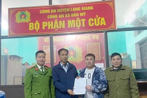 Công an Bắc Giang hỗ trợ người dân nhận lại hơn 740 triệu đồng chuyển nhầm